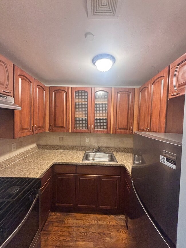 Building Photo - 173-17 Vaswani Ave