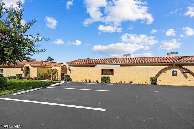 Building Photo - 131 Teryl Rd