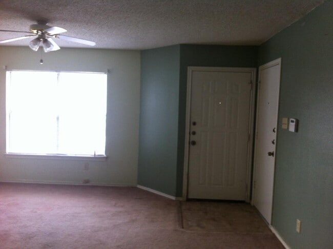 Building Photo - 9742 Misty Plain Dr