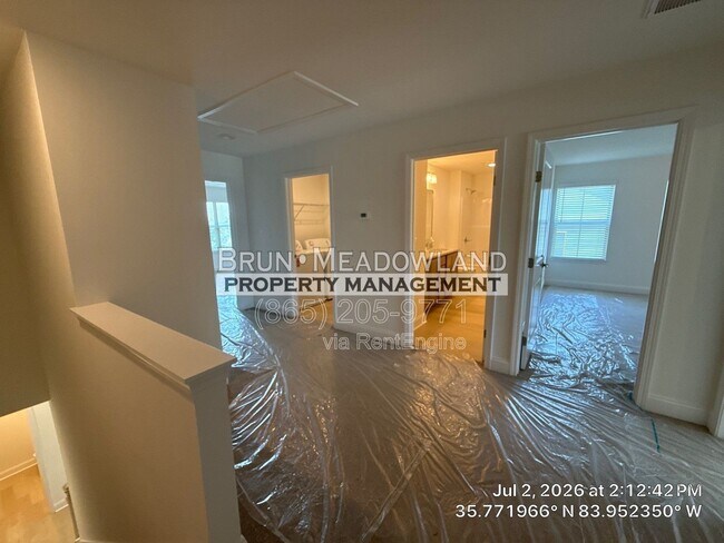 Building Photo - 1725 Bennett Vlg Dr