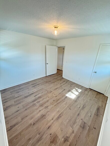 Building Photo - 214 Rosehill Dr