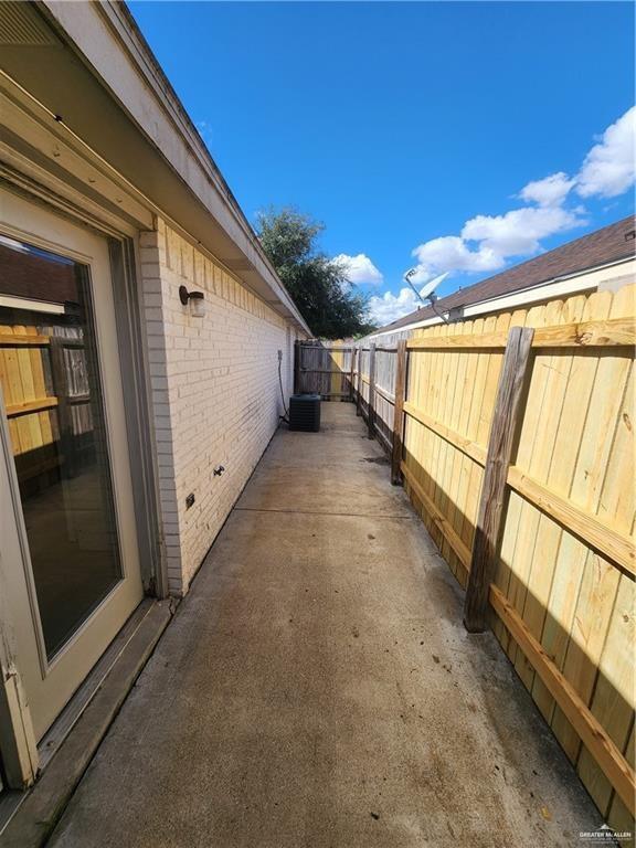 Building Photo - 11 French Ave