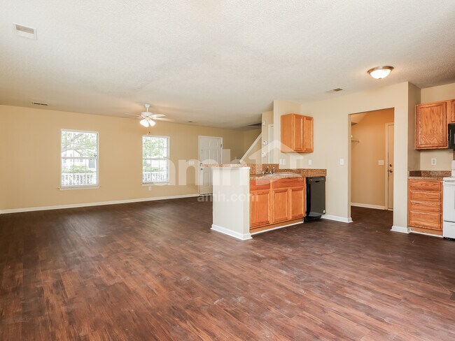 Building Photo - 166 Two Pond Loop