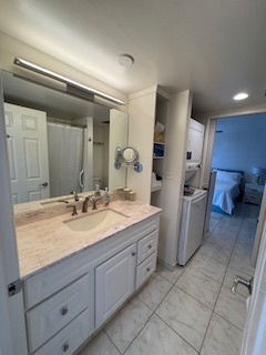 Bathroom and Washer & Dryer - 444 Nahua St