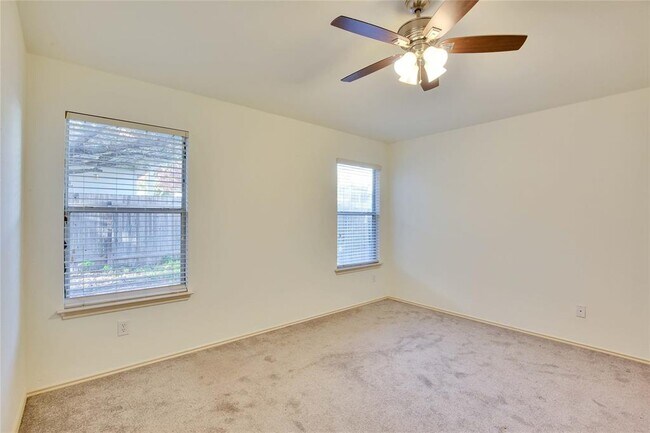 Building Photo - 2512 Jesse Owens Dr