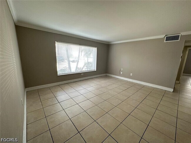 Building Photo - 1830 Maravilla Ave