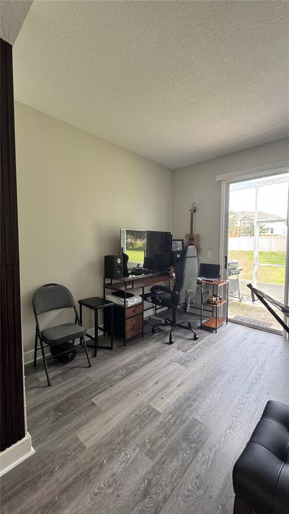 Building Photo - 2015 Grand Oak Dr