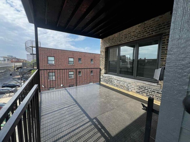 Building Photo - 4716 N Winthrop Ave
