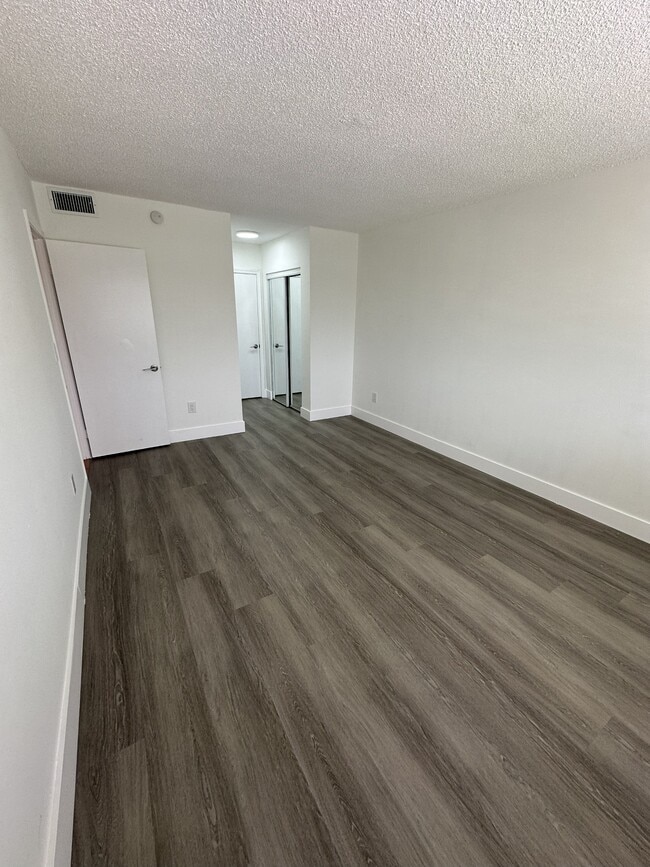 Building Photo - 7703 Camino Real