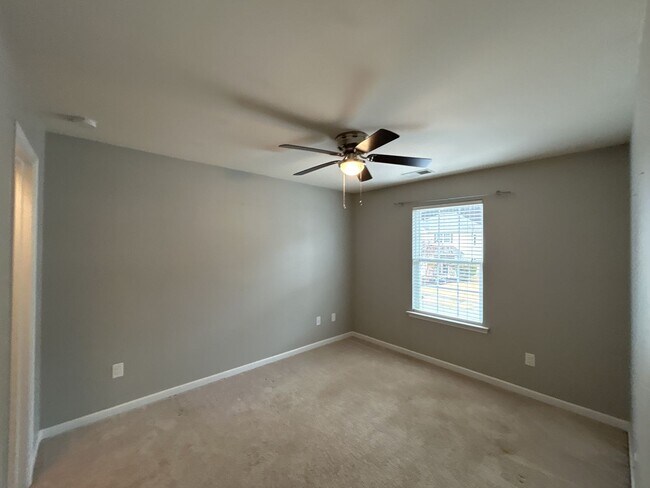 Building Photo - T.R. Lawing Realty Property