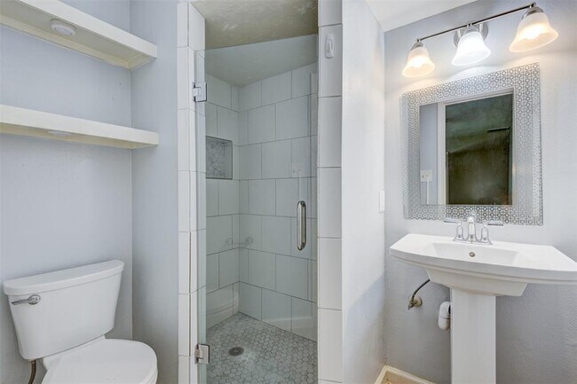 Building Photo - 10622 Sapling Way