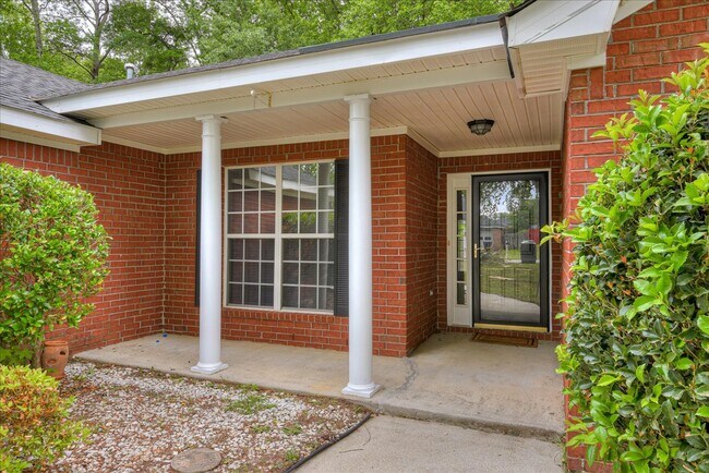 Building Photo - 690 Monroe St