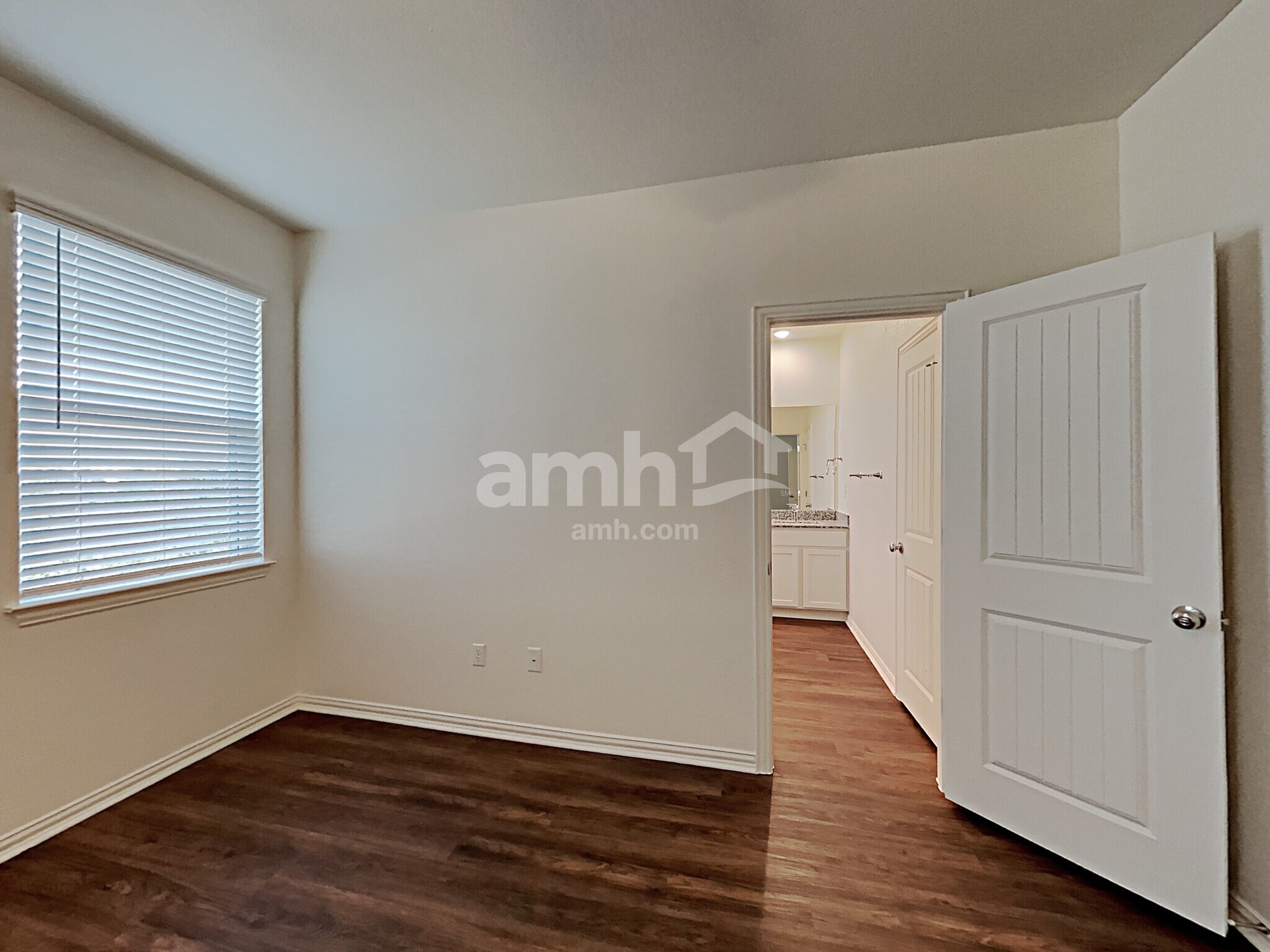 Building Photo - 2710 Lillybrook Ln