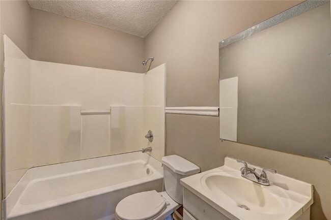 Building Photo - 1640 Kitchens Rd