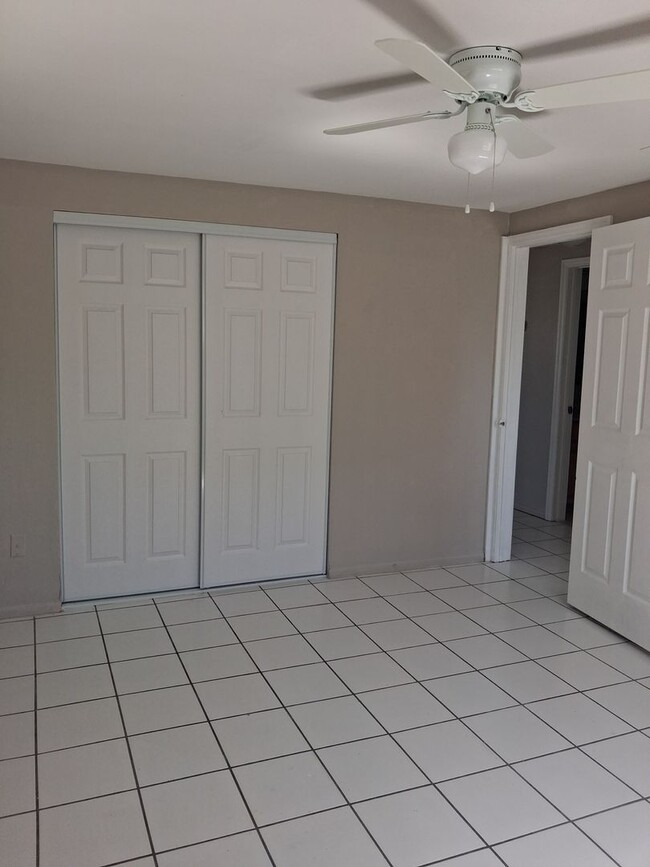 Building Photo - 3 Bedroom 2 bath on a dead end street