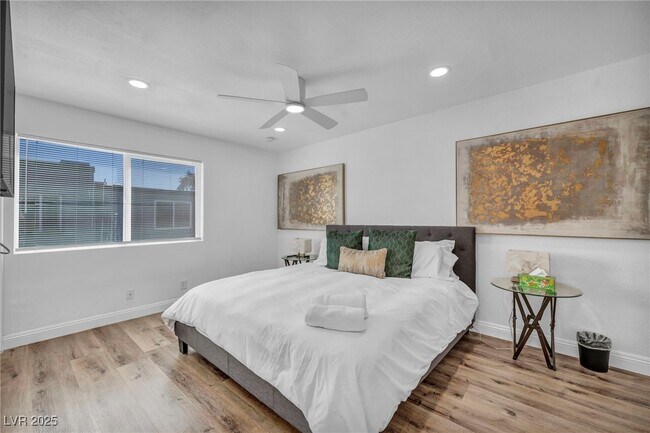 Building Photo - 1453 Santa Anita Dr