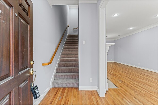 Building Photo - 6839 Staffordshire Blvd