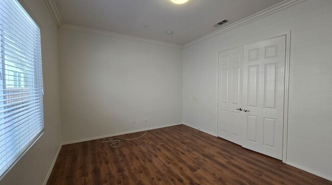 Building Photo - 6011 Dubois Pl