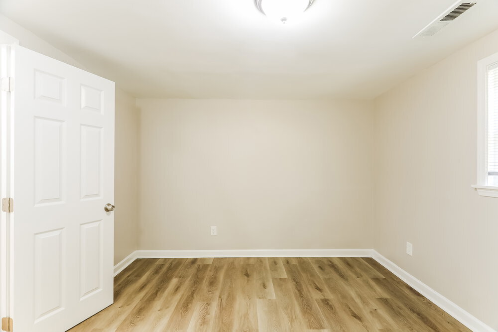 Building Photo - 5632 6th Ave S