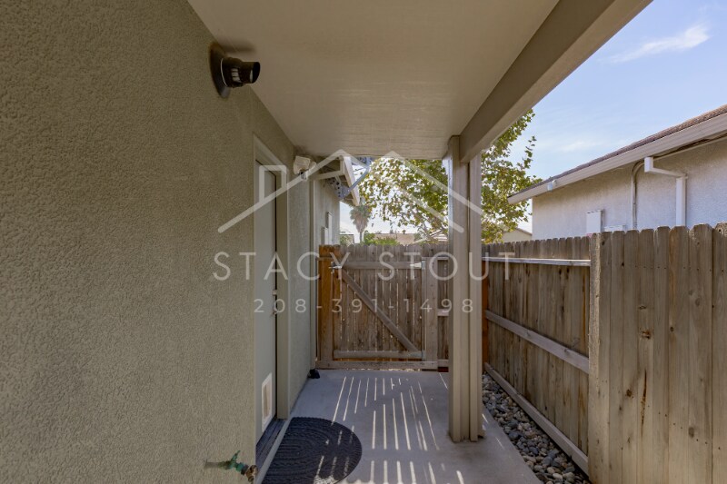 Building Photo - 1385 Deerwood St