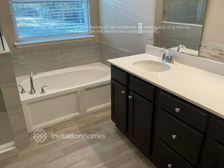 Building Photo - 2582 Laylas Wy