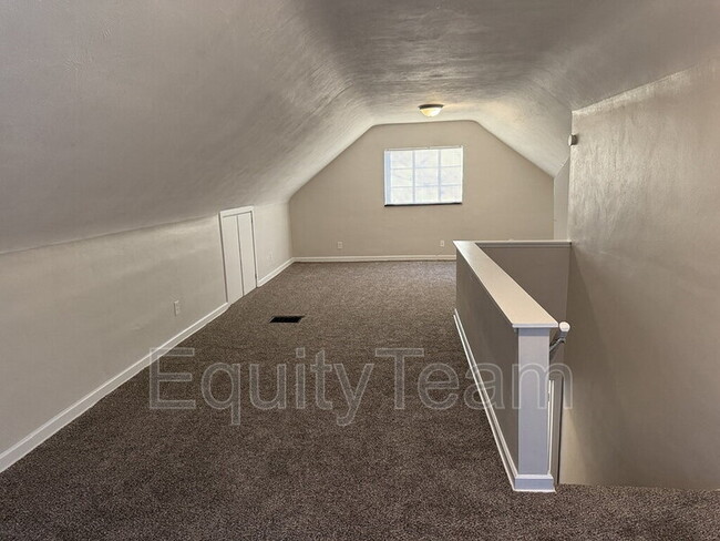 Building Photo - 115 Waverly Ave