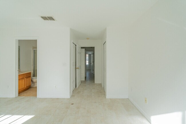 Building Photo - 2006 Fiesta Ridge Ct