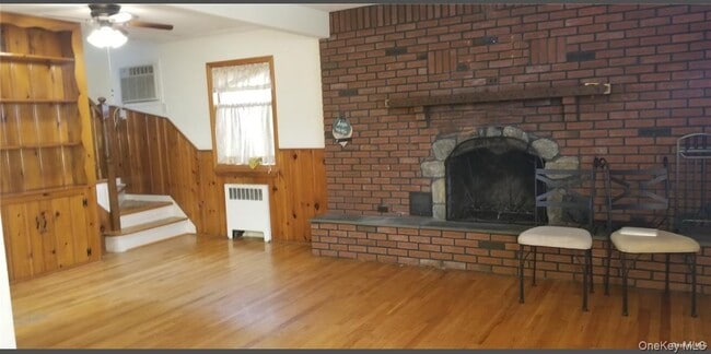 Building Photo - 211 Brown St
