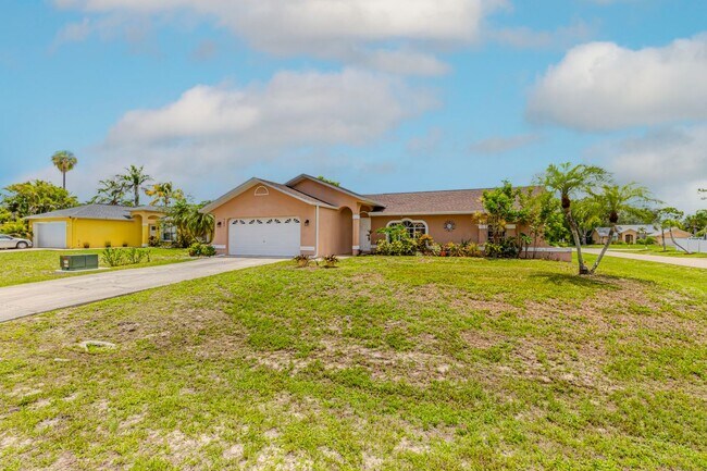 Building Photo - 9084 Caloosa Rd