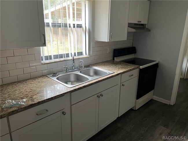 Building Photo - 9 N Barbour St