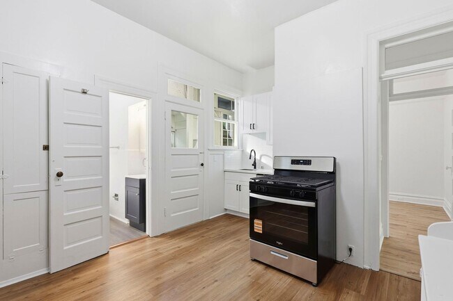 Building Photo - Magnolia Street 43-45