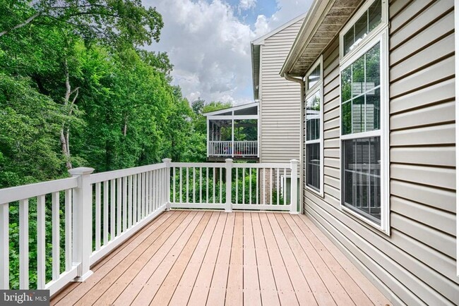 Building Photo - 7211 Lyndsey Way