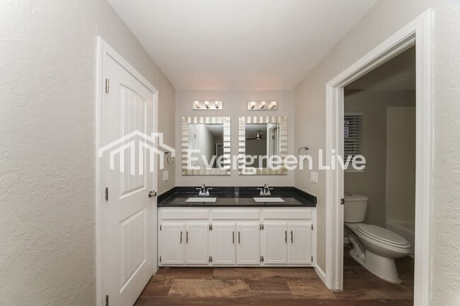 Building Photo - 609 Banner Ave