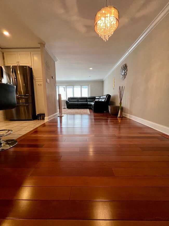 Building Photo - Gorgeous 4-Bedroom Townhome with One-Car Garage! Available NOW!