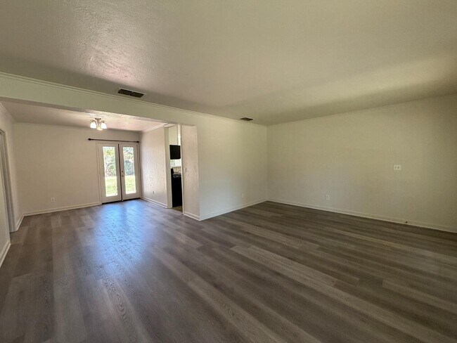 Building Photo - 73 E Fedora Ave