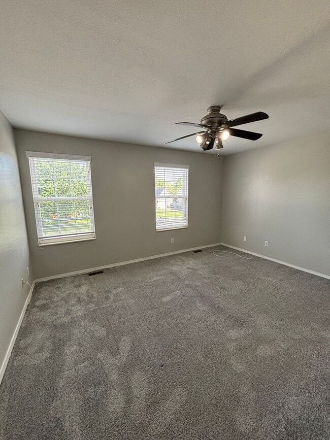 Building Photo - 423 Larkway