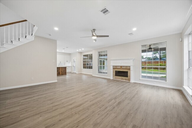 Building Photo - 23107 Lodgepoint Dr