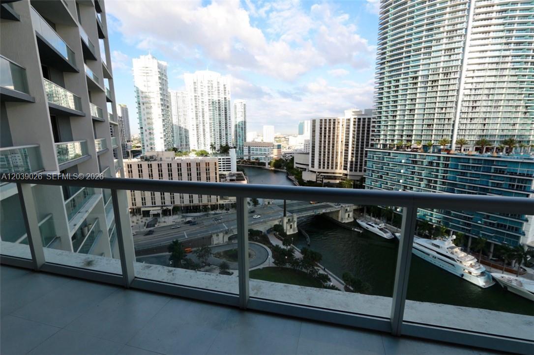 Building Photo - 465 Brickell Ave