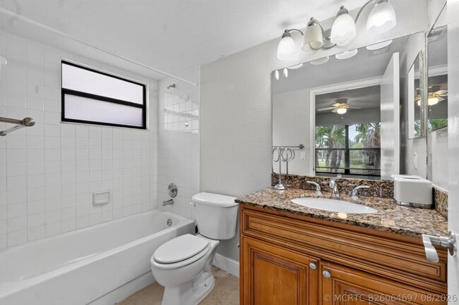 Building Photo - 1543 Lake Crystal Dr