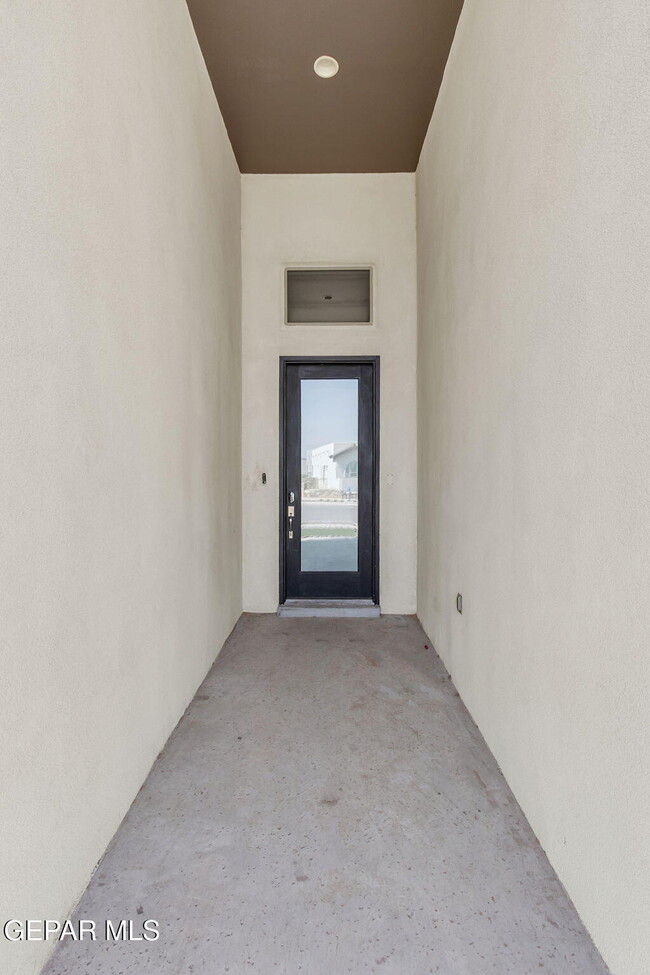 Building Photo - 7500 Porterhouse Ct