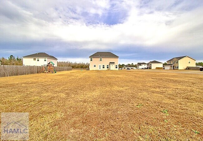 Building Photo - 7 Upland Ct