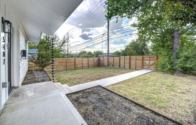 Building Photo - Fully Rebuilt 3BD Gem with Designer Finish...