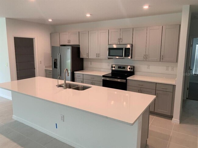 Building Photo - 5586 Tranquila Ln