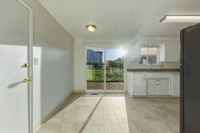 Building Photo - MOVE IN READY NOW! 3 bedrooms, 1.5 baths 1 car garage. Easy JBLM commute! North Thurston School D...