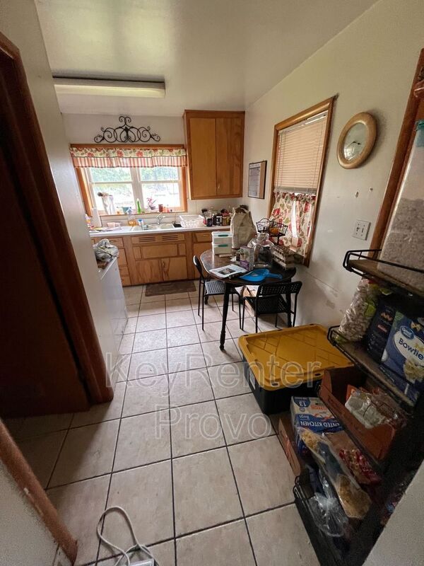 Building Photo - 629 E 180 N