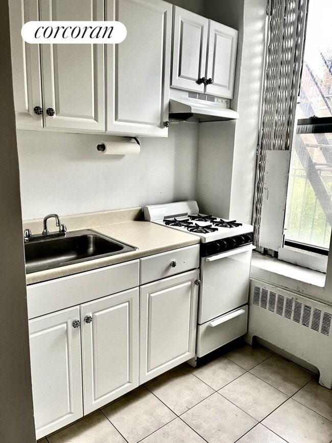 Primary Photo - 100 W 85th St