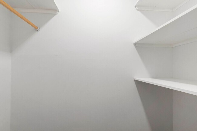 Building Photo - Rare Find: Updated and Modern End-Unit Tow...