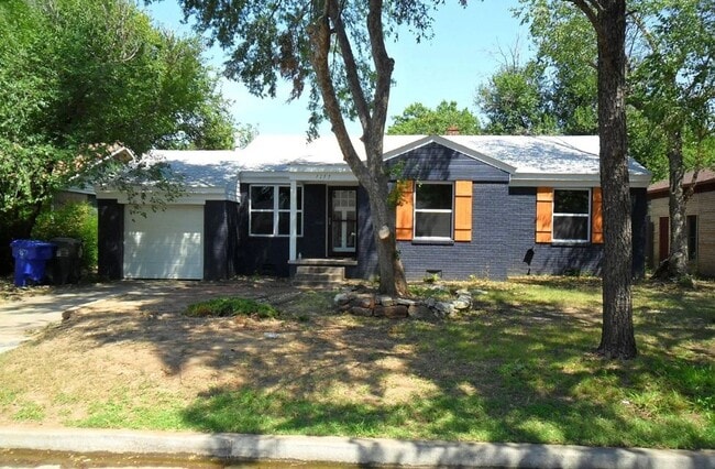 Primary Photo - Charming 3 Bed 1 Bath in Norman