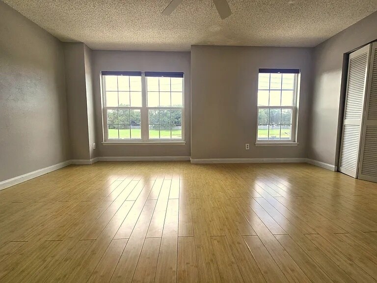 Building Photo - 4526 Brook Hollow Cir