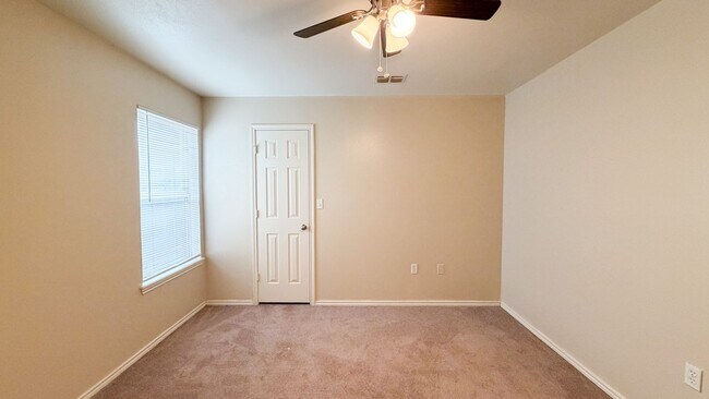 Building Photo - 517 N Brentwood Ave